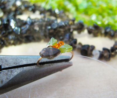 Trio bagues de phalange Breloque Feuilles Strass PureCrystal et Perles Chips : Etape 13