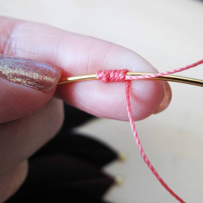 Collier Plastron Rétro PureCrystal et plumes : Etape 2