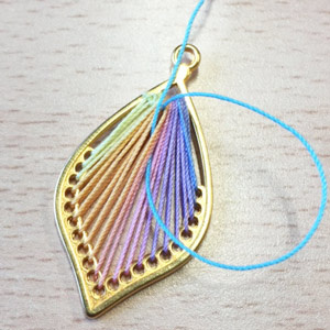 Boucles d'oreilles Fils tendus Lizbeth : Etape 15