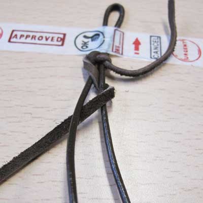 Bracelet Tressage épis Lacet en daim et Cordon en cuir : Etape 4