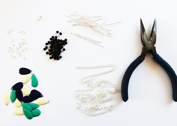 Collier_Sequins_Gouttes_email_epoxy_et_Perles_rondes-1