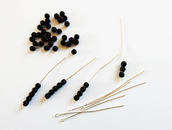 Collier_Sequins_Gouttes_email_epoxy_et_Perles_rondes-5