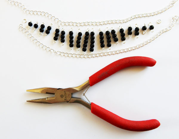 Collier_Sequins_Gouttes_email_epoxy_et_Perles_rondes-8