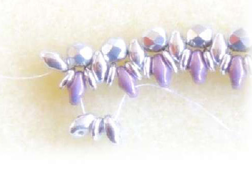 Collier Mahonia Dagues SuperDuo et O Bead : Etape 4