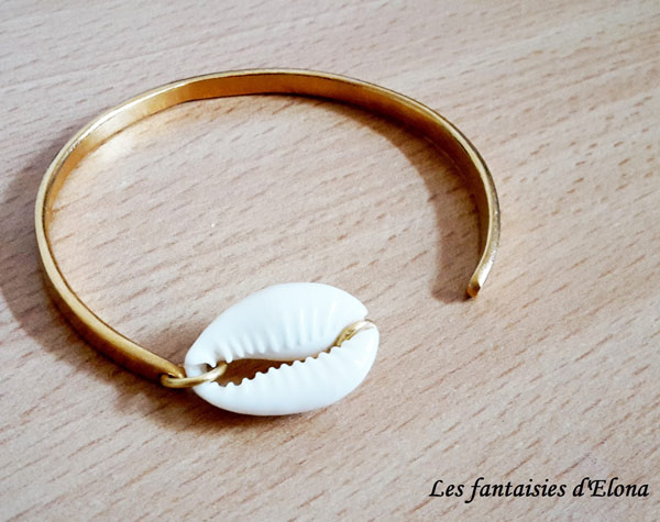Parure Collier Bague et Bracelet Coquillages et pompon : Etape 3