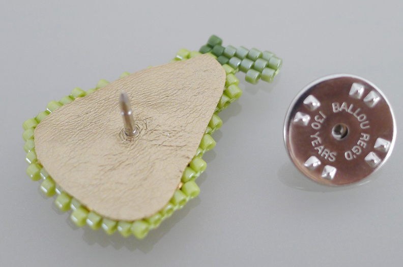 Assortiment de Pin's tranches de fruits en tissage de perles Miyuki : Etape 7