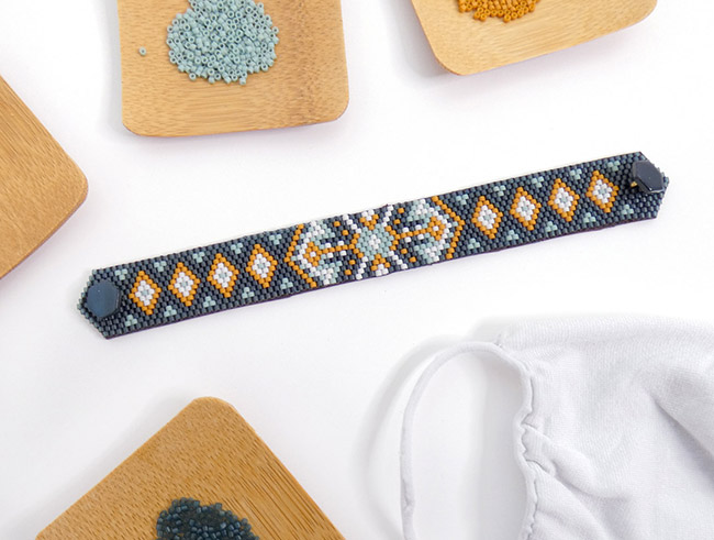 attache masque en perles miyuki final