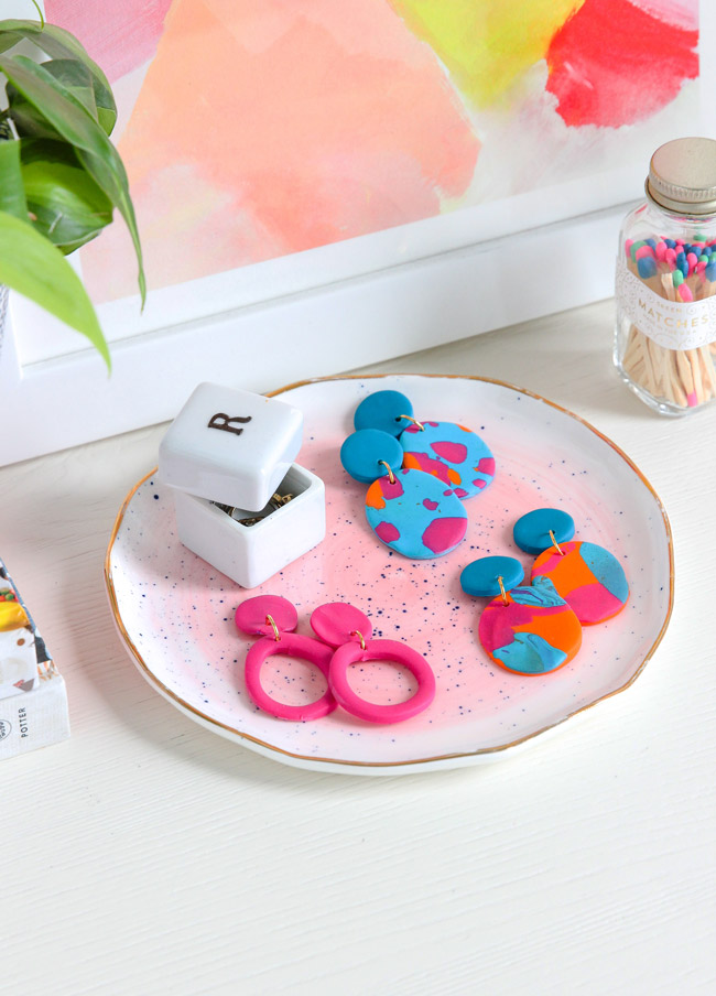 Schéma Boucles d'oreilles pendantes rondes en pâte fimo Schéma Boucles d'oreilles pendantes rondes en pâte fimo