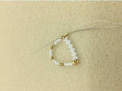 DIY Boucles d'oreilles chic 3D triangle en tissage de Miyuki Delicas 11/0 : Etape 5