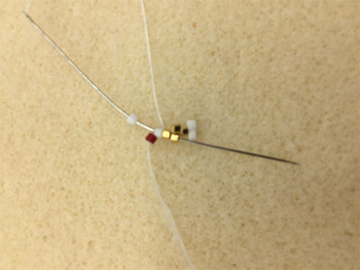 DIY Boucles d'oreilles chic 3D triangle en tissage de Miyuki Delicas 11/0 : Etape 24