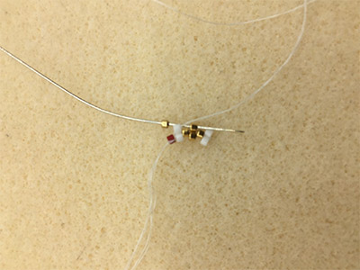 DIY Boucles d'oreilles chic 3D triangle en tissage de Miyuki Delicas 11/0 : Etape 27