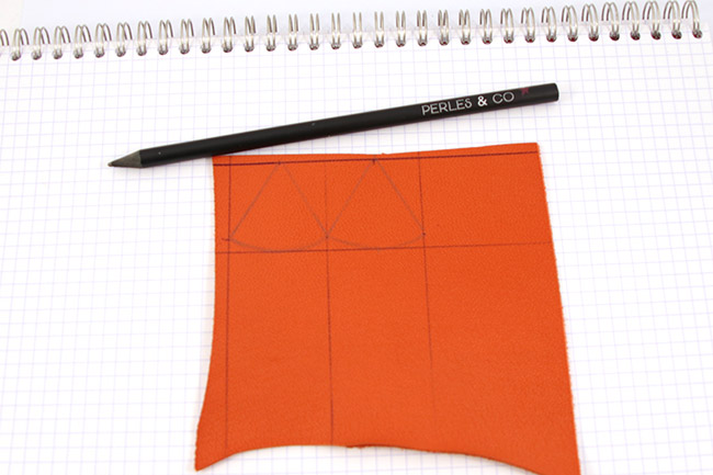 Boucles d'oreilles en cuir et perles en verre : Etape 1