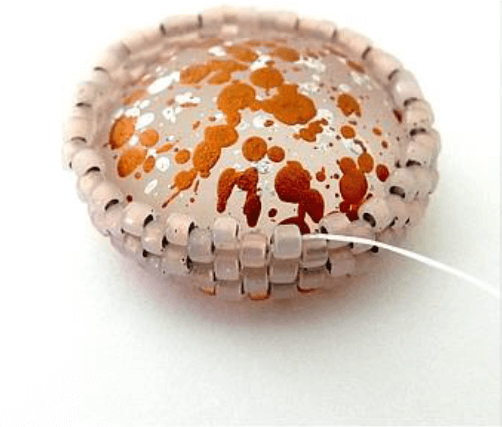 Boucles d'oreilles Ho ! avec perles en verre par Puca® : Etape 4