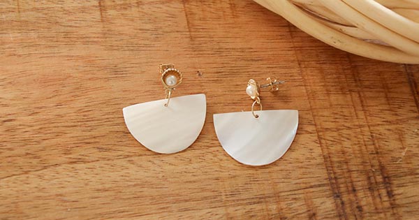 Schéma Boucles d'oreilles en Nacre clous d'oreilles motif coquillage