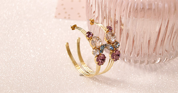 Schéma Créoles avec cristaux Swarovski fixation résine UV