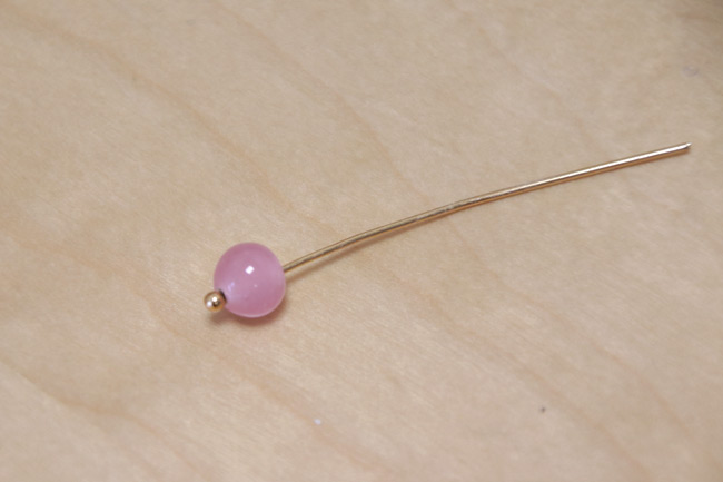 Créoles avec perles en verre acidulées : Etape 1