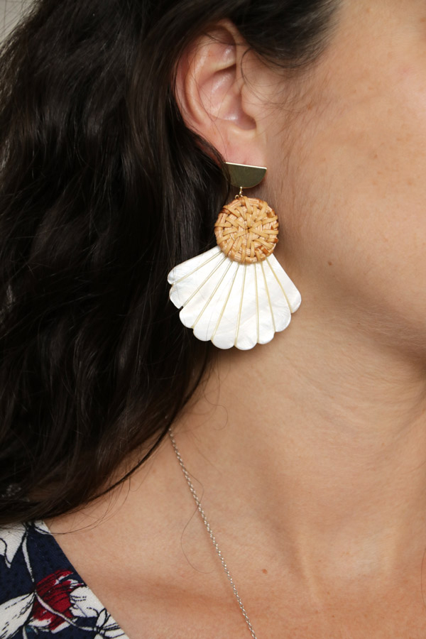 Schéma Boucles d'oreilles en coquillage et rotin