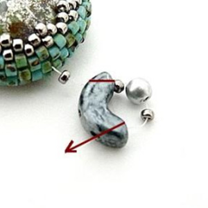 Etape 8 - Bracelet v&eacute;nus perles en verre Arcos et cabochon par Puca