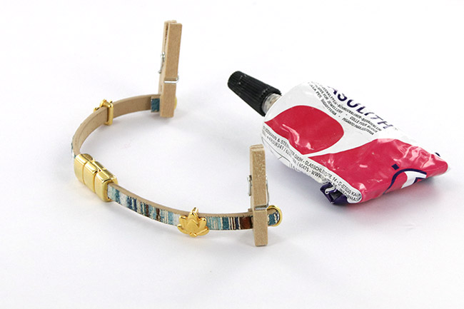 Bracelet cordon et perles en verre : Etape 4 Bracelet cordon et perles en verre : Etape 4