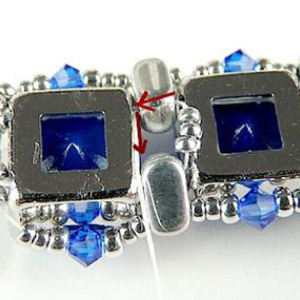 Bracelet Eléonore en perles PureCrystal et perles en verre par Puca® : Etape 13