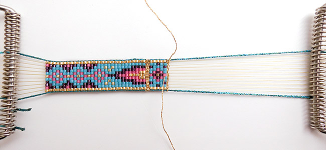 Bracelet tissage Miyuki et fils brillants pierre Améthyste : Etape 5