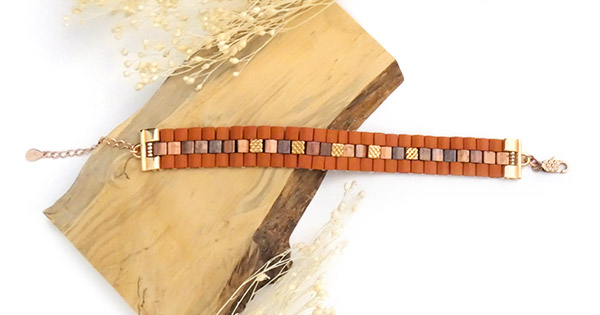 Bracelet perles carré Tila avec embouts spéciaux doré rose