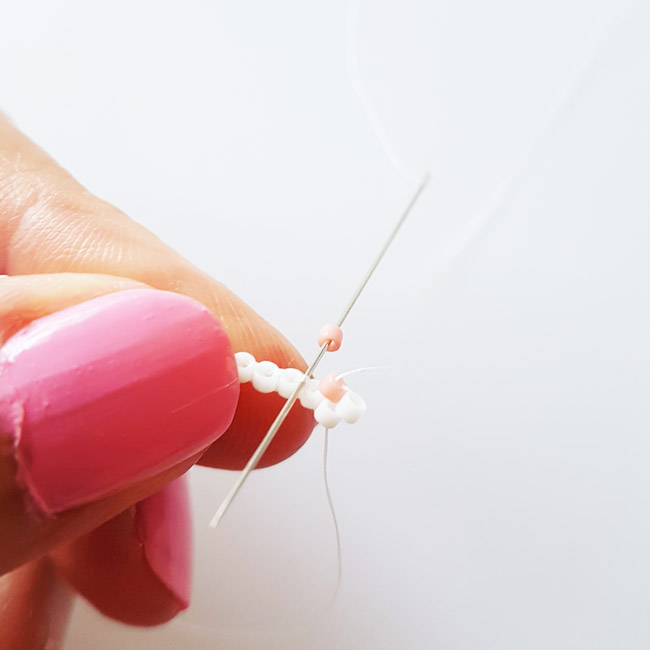 Broche Petite Chérie en tissage de perles brick stitch : Etape 6