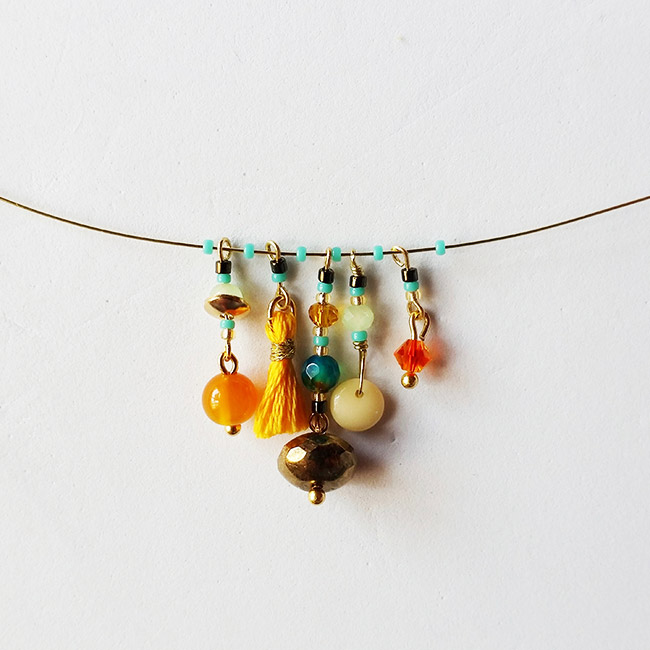 DIY Boucles d'oreilles pendantes à pompons, perles Miyuki et breloques : Etape 4