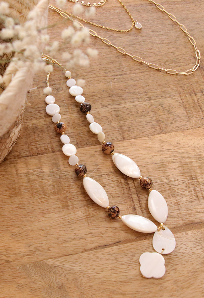 Schéma Collier perles en nacre et graines açaï du Brésil