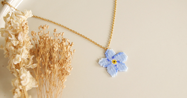 Grille de tissage peyote pendentif myosotis en Miyuki Delicas 11/0