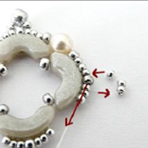 DIY Sautoir Pauline en perles de verre par Puca : Etape 6