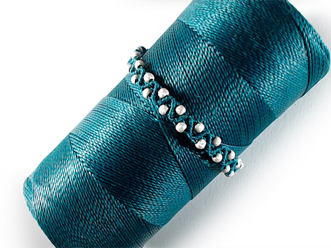 bracelet micro macrame bleu