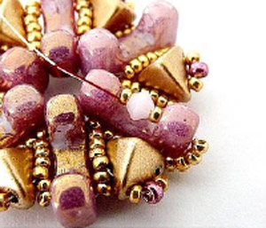 DIY Pendentif Thaïs en perles de verre Telos par Puca® : Etape 10