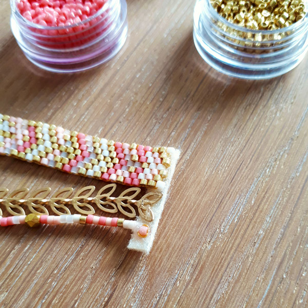 Bracelet Multirangs tissage peyote chaîne épis et intercalaire quartz rose Summer Vibes : Etape 5