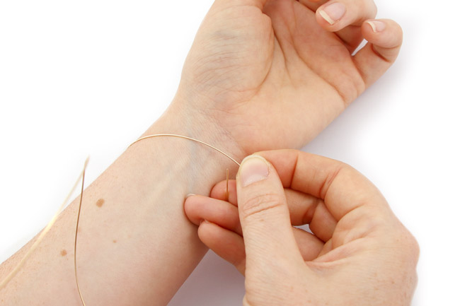 DIY Bracelet semainier en fil Gold Filled (or laminé) : Etape 1