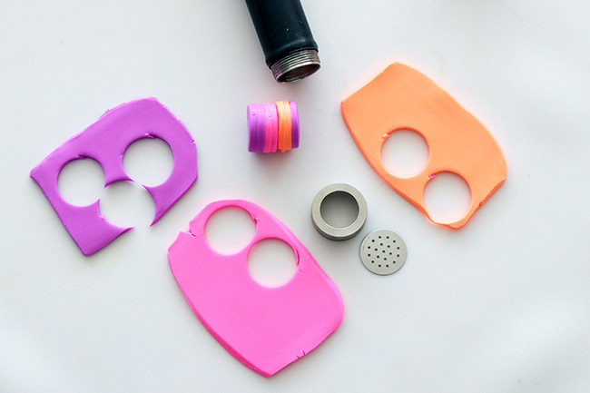 Créoles tie and dye Fimo néon : Etape 1 Créoles tie and dye Fimo néon : Etape 1