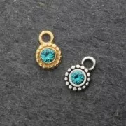 Breloque médaille ronde 8 mm pour cabochon ou strass 4 mm Doré à l'or fin x1