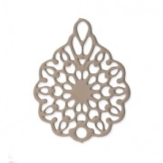 Pendentif ajouré teinté laser cut fleur 16x12 mm Powder Almond x1