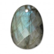 Pendentif facetté ovale 20x15 mm en pierre gemme Labradorite x1|raw }}