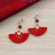 Petit pendentif éventail avec pompons imitation coton 20x29 mm Noir/doré x1