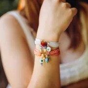 Pompon imitation coton pour création bijoux DIY 12mm Bordeaux avec attache Doré x1