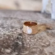Bague large texturée écaille serti pierre de lune taille 56 Plaqué Or 3 microns x1