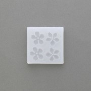 Moule silicone pour résine d'inclusion 48x48 mm - forme Fleur de cerisier x1|raw }}