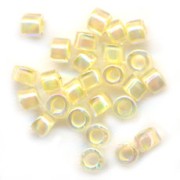 Toho Treasures 1,8 mm TO1T770 - Crystal Op Yellow lined
