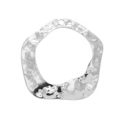 Pendentif pentagone irrégulier en laiton martelé 25x24 mm - Rhodié x1|raw }}