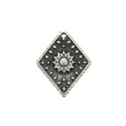 Pendentif losange travaillé 24x20 mm motif ethnique Placage Argent fin vieilli