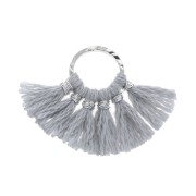 Mini pendentif éventail pompons imitation coton 15x20 mm Gris Clair - Argenté x1