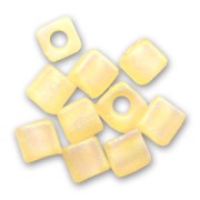 Cubes Miyuki 1.8 mm SB18-0132FR - Light Topaz Mat AB x10g|raw }}
