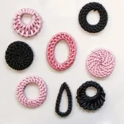 Donuts rond en rotin 43 mm - Rose clair effet nacré x1