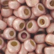 Rocaille Toho 11/0 TO11RPF552F - PF Galvanized Peach Coral Mat x8g